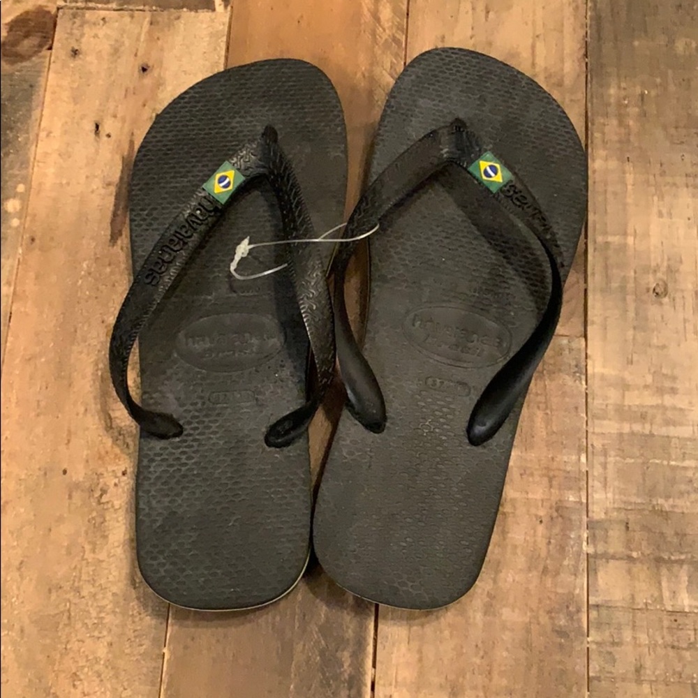 Black Havaianas flip flops , size 6, NWT